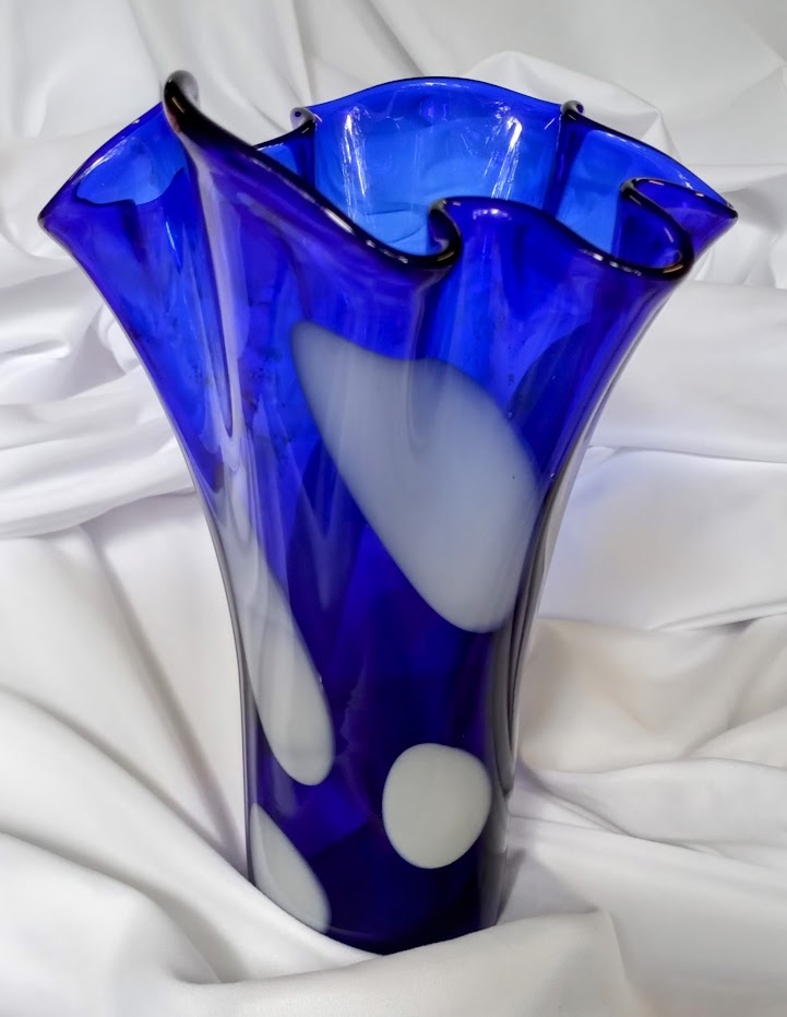 Handkerchief Art Glass Vase