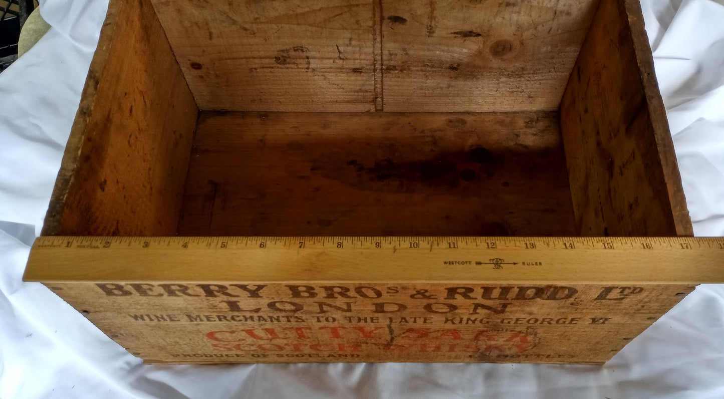 Cutty Sark Scotch Whisky Wooden Crate